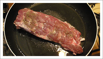 Rosola il filetto con sale e pepe