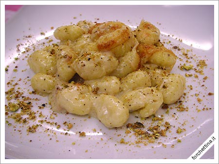 Gnocchi ai formaggi gratinati