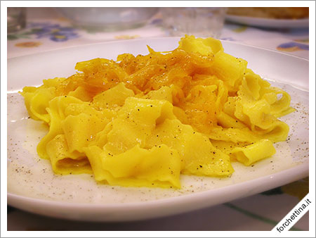 Pappardelle cipolle e zafferano