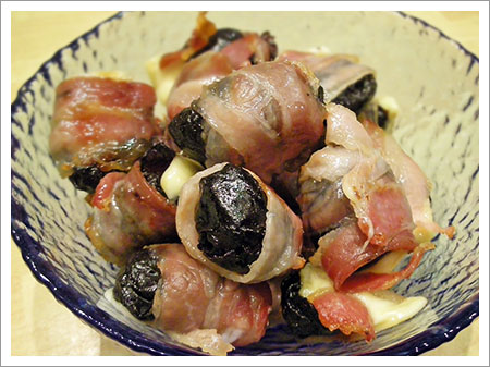 Prugne con bacon e emmental
