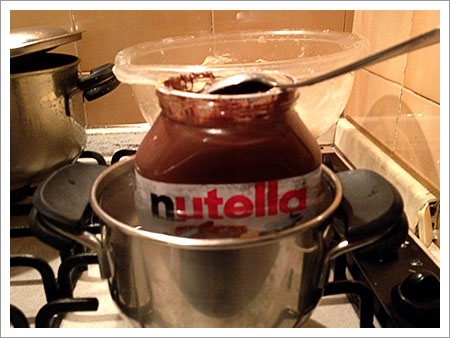 scalda la Nutella a bagno maria